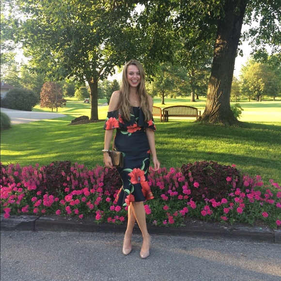 Meet your Posher, Sara - Picture 2 of 2